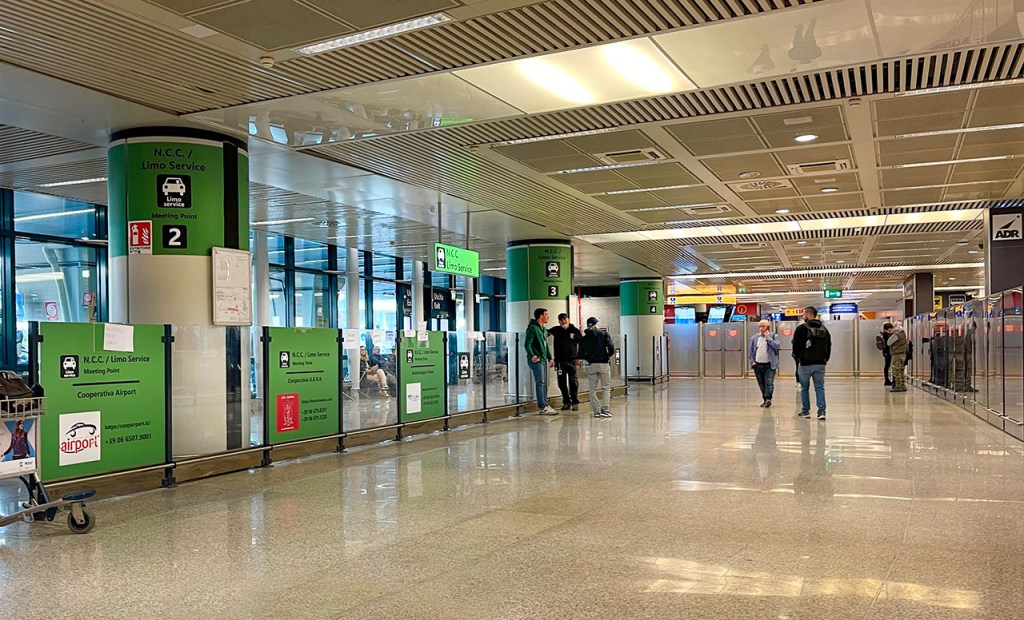 How to meet your driver at Fiumcino Airport FCO Rome RomeCabs Private Transfers